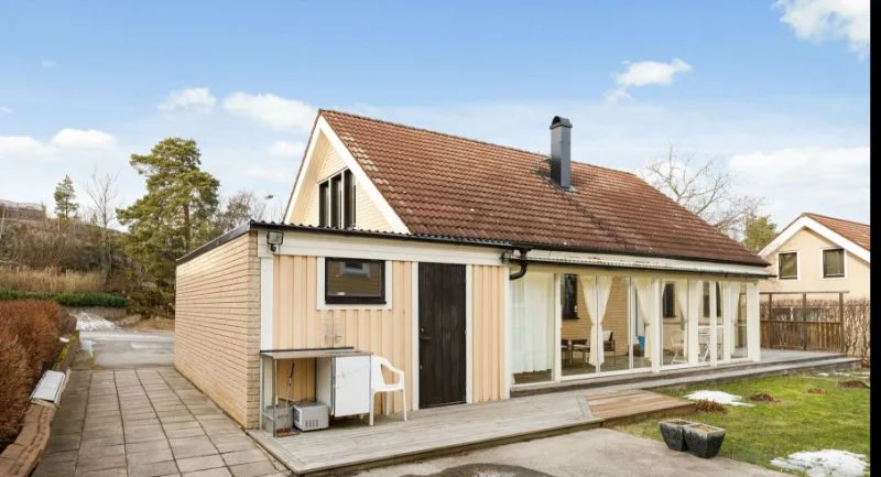 19. Byte av stupro╠er ha╠engra╠ennor en och halvplans hus